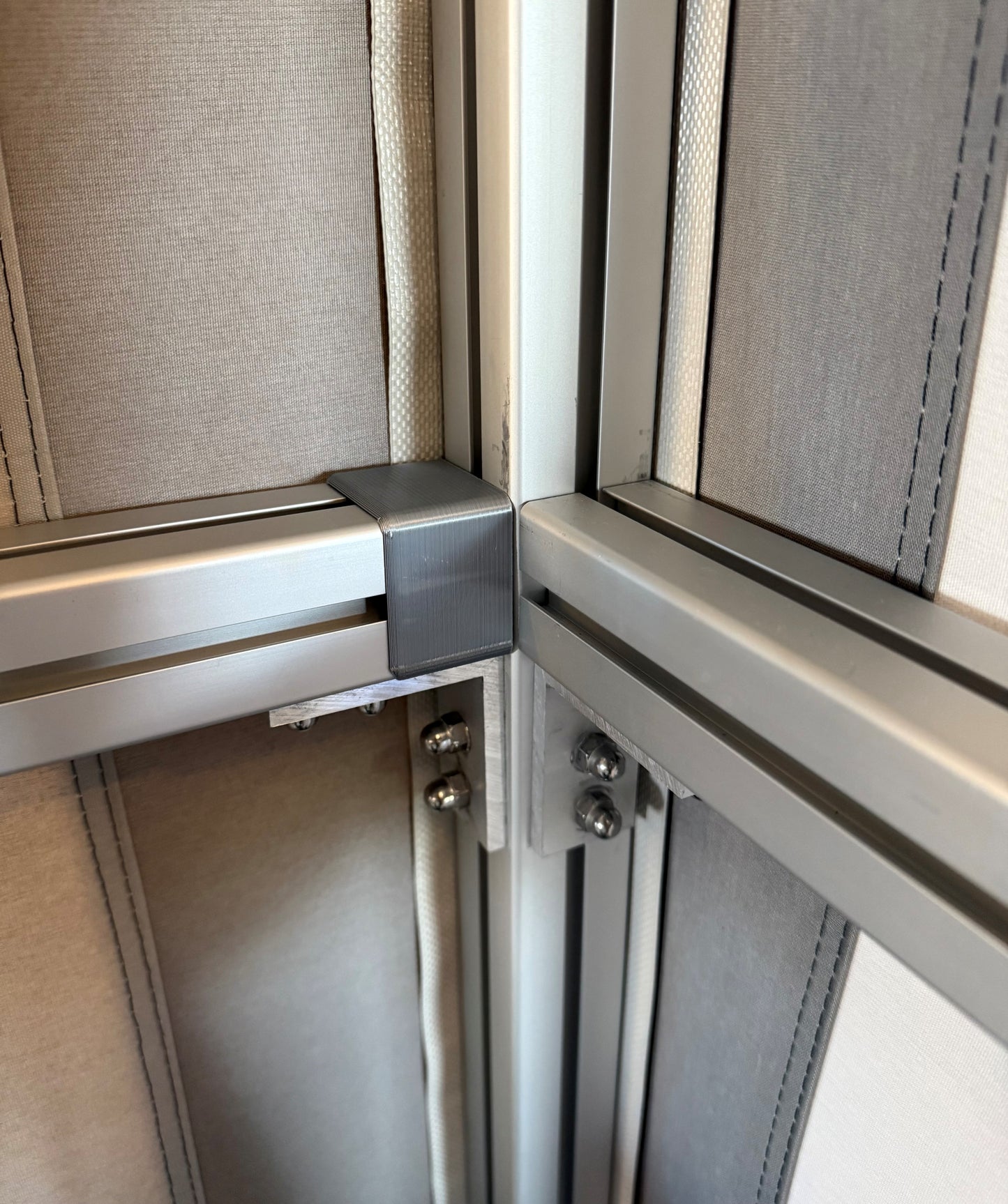 Mellemrums skjuler ASK-EMBLA (sæt) 22 stk